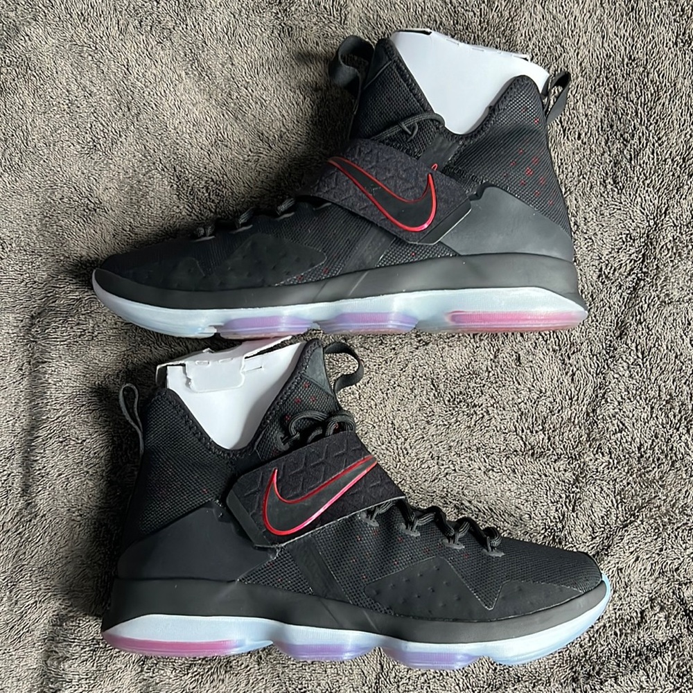Nike Lebron 14 Mens Size 11.5 style # 852405-004.